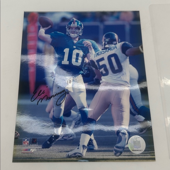 Eli Manning Autographed 8 X 10 Color Photo Pro Star Sports 12325 NFL Hologram - Picture 1 of 7